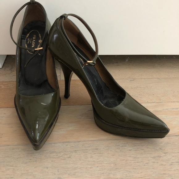 Prada shoes - Picture 1 of 3